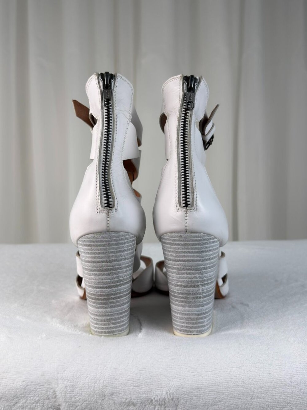 Steve Madden White Leather Cage Strappy Block Heel Sandals Womens 9 Open Toe - Picture 5 of 9